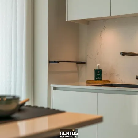 Sol I Mar - Located In The Heart Of Westende *
